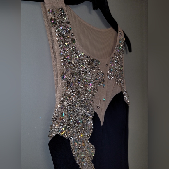 City Triangles Prom Dress - Picture 3 of 6